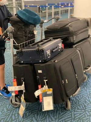 中國留學(xué)生入境日本被開箱40kg行李,看到里面裝的東西海關(guān)都傻眼了&hellip;