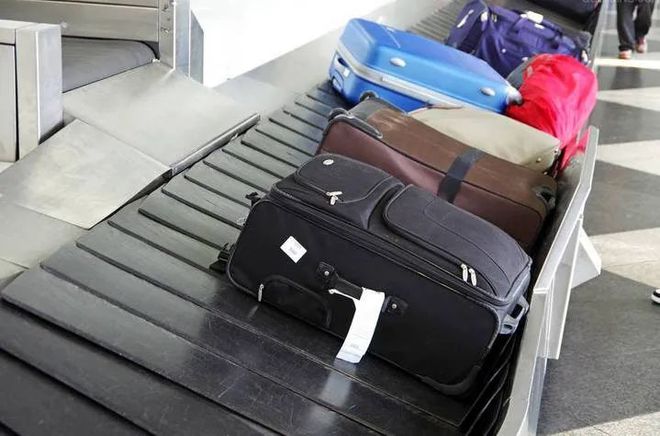 8000元貴重行李箱托運被砸癟，為何只賠償500元？解析航空行李托運賠償機制