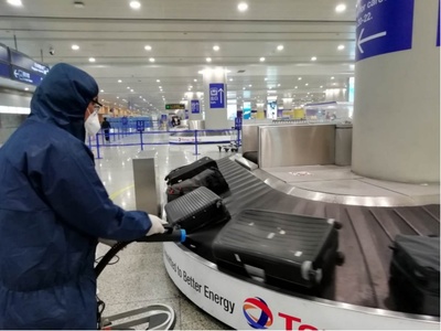 大江東︱上海篩查輸入病例，眾多“大白”閉環(huán)把關(guān) 行李托運(yùn)